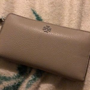 Tory Burch wallet